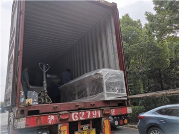 最新一批铝型材包装机发往澳大利亚